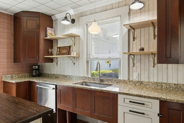 216 Walnut Street, Clinton, MA 01510