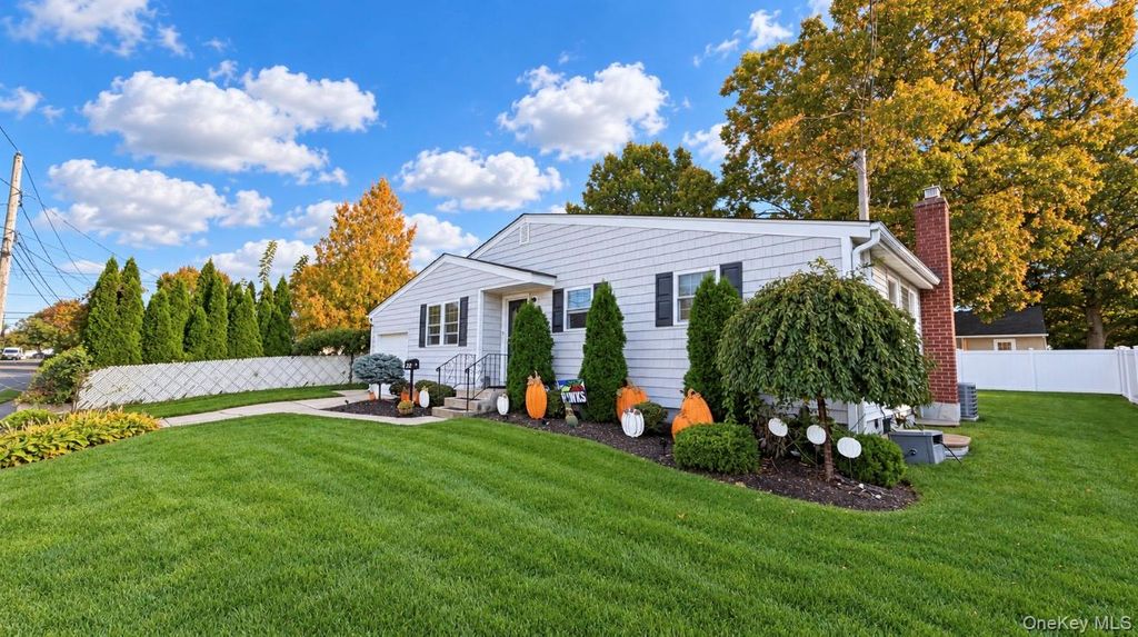 22 5th Avenue, Farmingdale, NY 11735 — photo 3