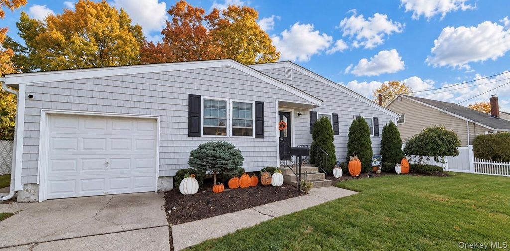 22 5th Avenue, Farmingdale, NY 11735 — photo 4