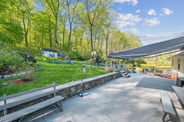 25 Gabriel Drive, Cortlandt Manor, NY 10567
