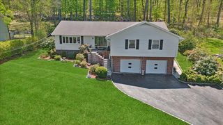 25 Gabriel Drive, Cortlandt Manor, NY 10567