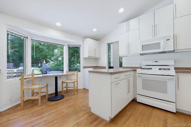 6 Lark Avenue, White Plains, NY 10607