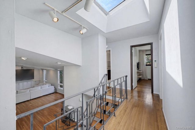 6 Lark Avenue, White Plains, NY 10607