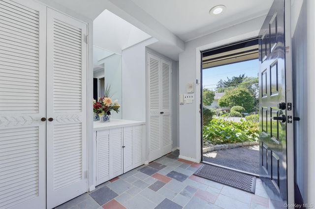 6 Lark Avenue, White Plains, NY 10607