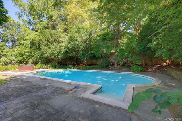 6 Lark Avenue, White Plains, NY 10607