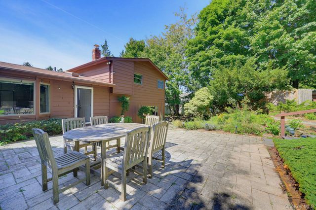 6 Lark Avenue, White Plains, NY 10607