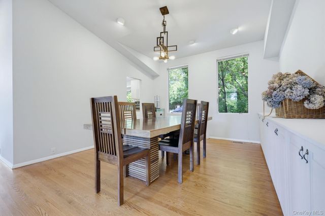 6 Lark Avenue, White Plains, NY 10607