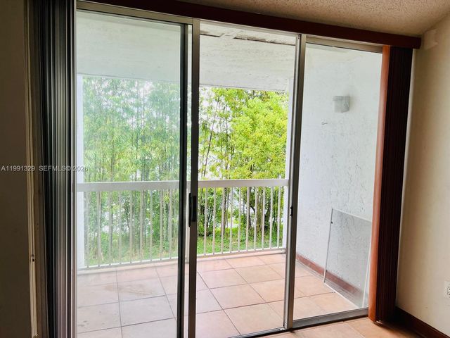 4990 NW 97th Pl 314, Doral, FL 33178