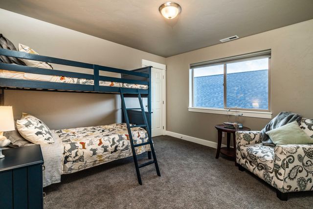 20615 Kira Drive 386, Bend, OR 97702