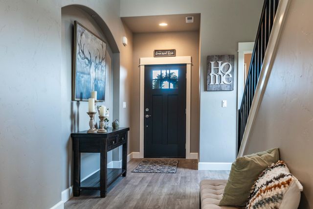 20615 Kira Drive 386, Bend, OR 97702