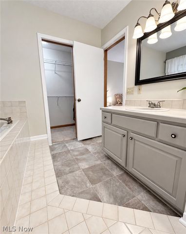 5791 Nicholson Drive, Hudson, OH 44236