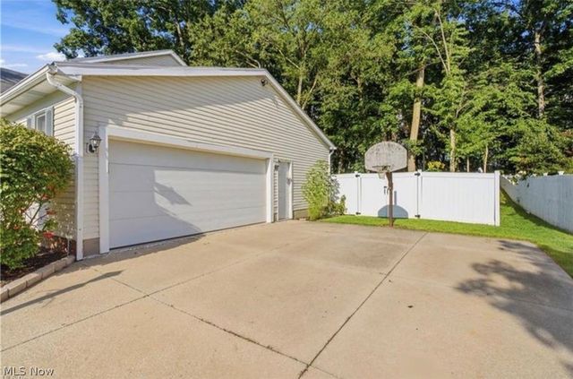 5791 Nicholson Drive, Hudson, OH 44236