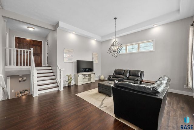 2213 E 63rd St Street, Sioux Falls, SD 57108