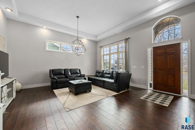 2213 E 63rd St Street, Sioux Falls, SD 57108