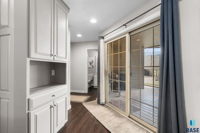 2213 E 63rd St Street, Sioux Falls, SD 57108