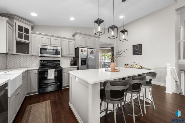 2213 E 63rd St Street, Sioux Falls, SD 57108