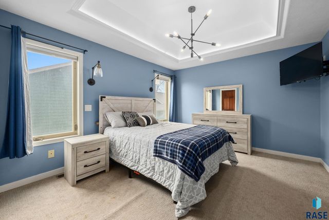 2213 E 63rd St Street, Sioux Falls, SD 57108