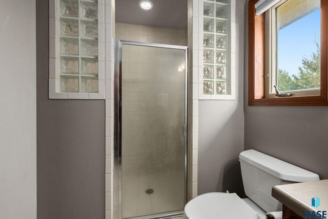 2213 E 63rd St Street, Sioux Falls, SD 57108