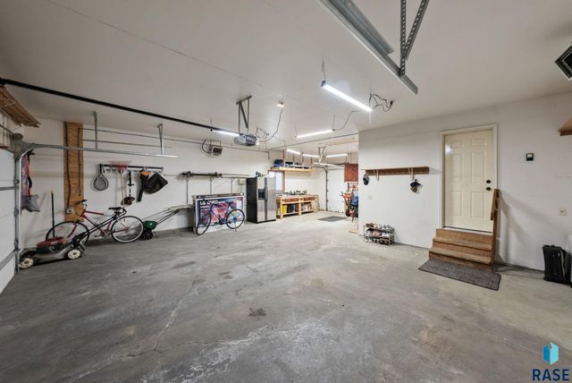 2213 E 63rd St Street, Sioux Falls, SD 57108