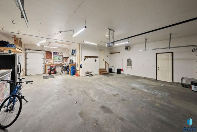 2213 E 63rd St Street, Sioux Falls, SD 57108