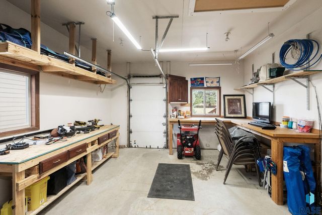 2213 E 63rd St Street, Sioux Falls, SD 57108