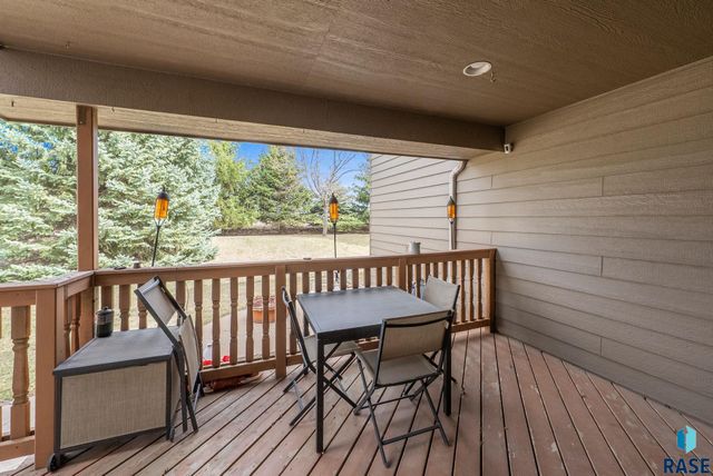 2213 E 63rd St Street, Sioux Falls, SD 57108