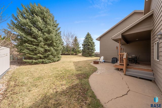 2213 E 63rd St Street, Sioux Falls, SD 57108