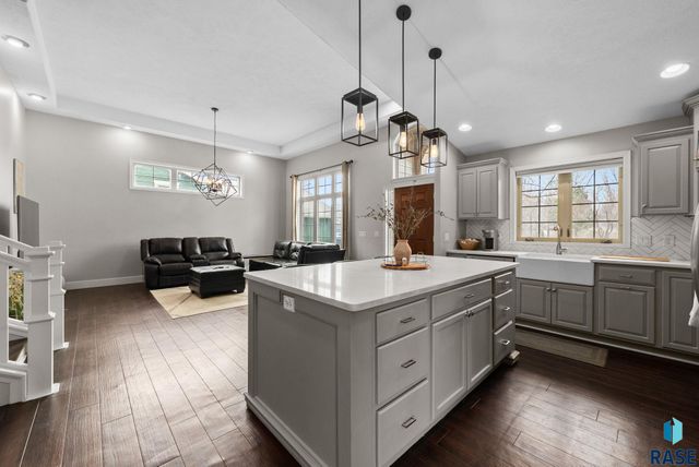 2213 E 63rd St Street, Sioux Falls, SD 57108