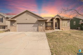 2213 E 63rd St Street, Sioux Falls, SD 57108