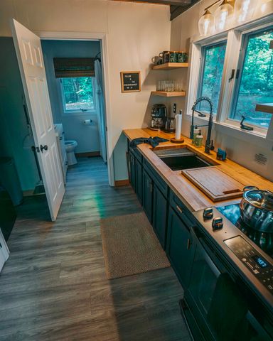 178 East Chocorua River Drive, Tamworth, NH 03886