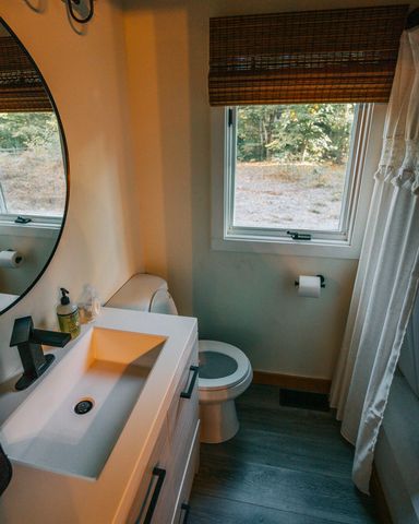 178 East Chocorua River Drive, Tamworth, NH 03886