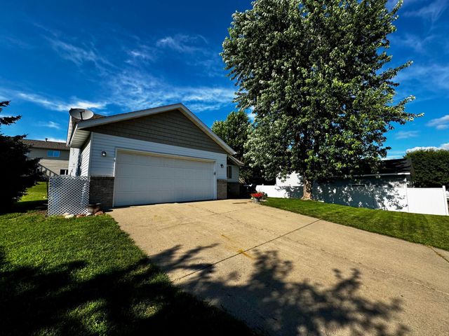 1823 Tyler Path, Saint Cloud, MN 56301