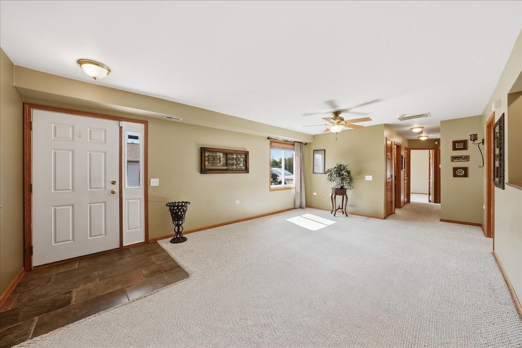 1350 Rock Run Drive 27, Crest Hill, IL 60403 — photo 3