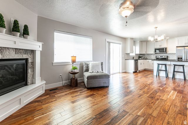 68 E ZINFANDEL LN, Vineyard, UT 84059