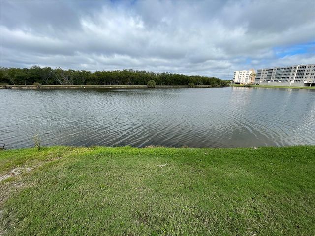 9950 62ND TERRACE N 106, St Petersburg, FL 33708