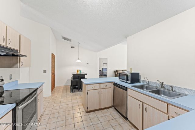 2626 Trinity Avenue SE, Palm Bay, FL 32909