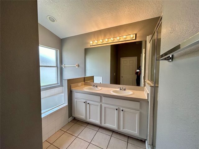 138 SIR PHILLIPS DRIVE, Davenport, FL 33837