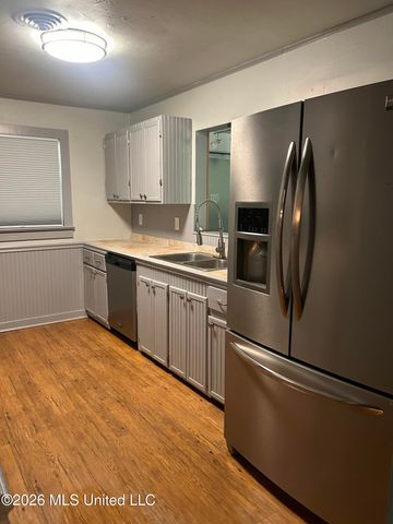 1592 E Second Street, Pass Christian, MS 39571