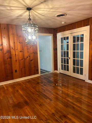 1592 E Second Street, Pass Christian, MS 39571