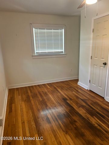 1592 E Second Street, Pass Christian, MS 39571