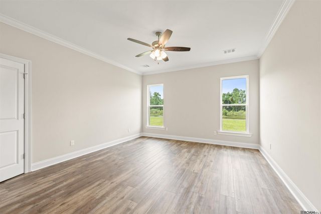 10427 Highland Lakes Dr, Denham Springs, LA 70726