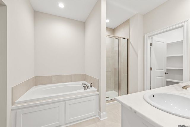 10427 Highland Lakes Dr, Denham Springs, LA 70726