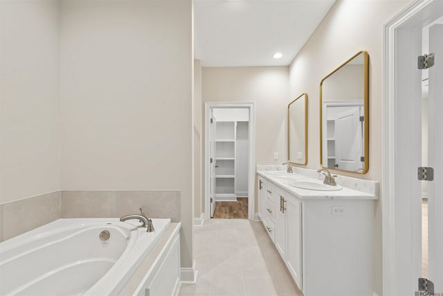 10427 Highland Lakes Dr, Denham Springs, LA 70726