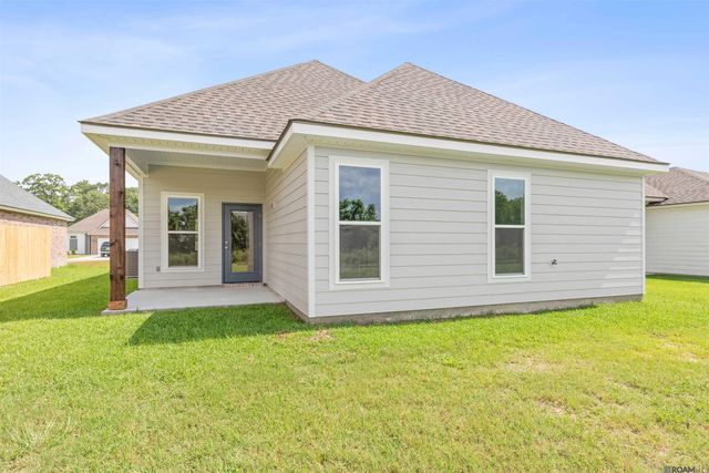 10427 Highland Lakes Dr, Denham Springs, LA 70726