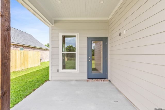 10427 Highland Lakes Dr, Denham Springs, LA 70726
