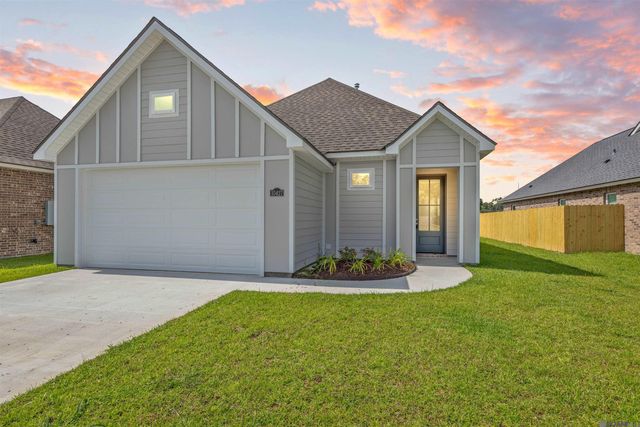 10427 Highland Lakes Dr, Denham Springs, LA 70726