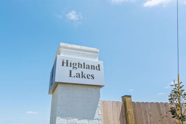 10427 Highland Lakes Dr, Denham Springs, LA 70726