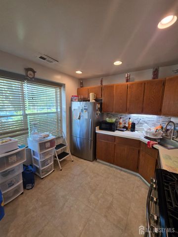 394 Rittenhouse Court, North Brunswick, NJ 08902