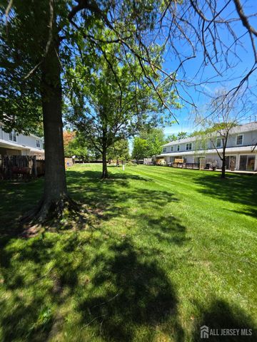 394 Rittenhouse Court, North Brunswick, NJ 08902