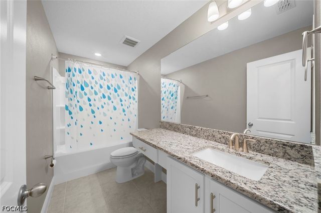 15121 piping plover CT, North Fort Myers, FL 33917